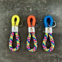 Schlüsselanhänger für Hundefreunde aus Segelseil mit silberfarbenem Schlüsselring Bild 5