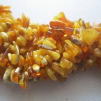 Bernstein Chips Perlen 3-5 mm x 4-6 mm ein Strang Honig Bild 3