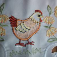 Tischdecke-Ostern-Frühling, 80x80cm, cremefarben mit bunten Hühner-Stickereien, pflegeleicht, waschbar bis 30° Bild 2