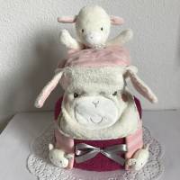 Windeltorte Schaf Mädchen bestellen Ideen Geschenk Babyparty Geburt Taufe Schmusetuch Lätzchen Rasselsöckchen pink rosa Bild 1