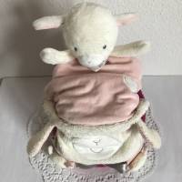 Windeltorte Schaf Mädchen bestellen Ideen Geschenk Babyparty Geburt Taufe Schmusetuch Lätzchen Rasselsöckchen pink rosa Bild 8