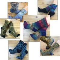 Mappe *Socks in Style* - 6 Strickanleitungen für zweifarbige kreative Socken im Matrix-Stil Bild 1