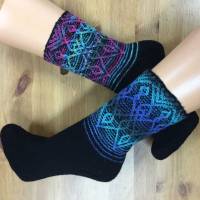 Mappe *Socks in Style* - 6 Strickanleitungen für zweifarbige kreative Socken im Matrix-Stil Bild 4