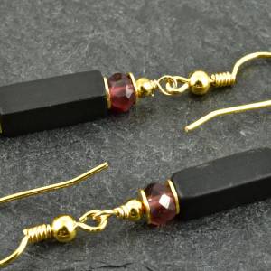Ohrringe mit Onyx, Granat, Peridot und vergoldetem Sterling Silber, vergoldete Ohrringe, Hängeohrringe, schwarz, rot Bild 3