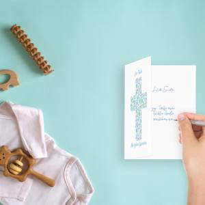 Friendly Fox Karte zur Taufe "Kreuz", 1x Taufkarte mit Umschlag, zur Taufe Junge Blumen Kreuz, DIN A6 Klappkarte Bild 3