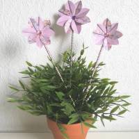Set aus 3 Blumenstecker Origami Papierblumen, lila floral, 21 cm, Frühling Ostern Muttertag Bild 1
