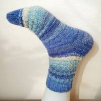 handgestrickte Socken, Größe 42/43, 4fach Sockenwolle, verschiedene Blautöne, Jeansfarben Bild 3