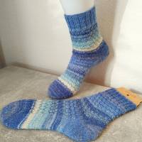 handgestrickte Socken, Größe 42/43, 4fach Sockenwolle, verschiedene Blautöne, Jeansfarben Bild 4