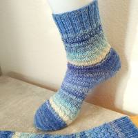 handgestrickte Socken, Größe 42/43, 4fach Sockenwolle, verschiedene Blautöne, Jeansfarben Bild 6