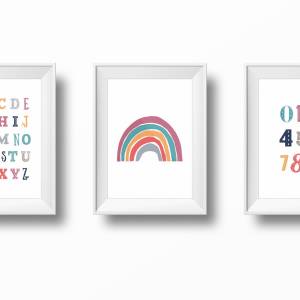 ABC Poster Kinderzimmer, 3 Wandbilder mit Alphabet, Zahlen und Kinder Regenbogen, Bilder fürs Babyzimmer, 3x A4 Kinderpo Bild 3