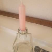 Eckige Glasflasche als Kerzenständer mit 2 Kerzen Bild 4
