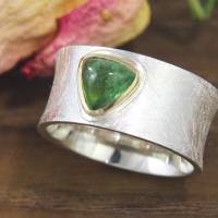 Breiter Ring aus Silber 925/- mit grünem, dreieckigem Turmalin Bild 2