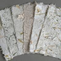 6 Blatt handgeschöpftes Papier mit Pflanzenfasern, ca. 14 cm x 21 cm, Sortiment, Papierset, Naturpapier, Bastelpapier Bild 2