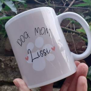 Tasse Dog Mom Hundepfote, personalisiert mit Namen und Geburtsjahr, Keramiktasse Bild 1