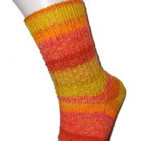 handgestrickte Socken, Größe 38/40, 4fach Sockenwolle von Gründl, mit Schüppchen-Muster, Orange Rosa Gelb Bild 1
