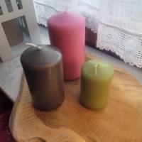 Rustikales Kerzenbrett mit Kerzen in pink/anthrazit/grün Bild 2