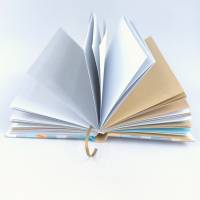 Notizbuch upcycling, handgefertigt, 20 x 13 cm,  104 Blätter aus zerschnittenen Briefumschlägen, fadengeheftet Bild 4