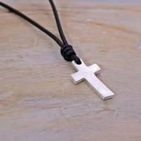 Silberkreuz "Kleiner Vitus" mit Lederband, Geschenk zur Kommunion kleines silbernes Kreuz Bild 3