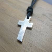 Silberkreuz "Kleiner Vitus" mit Lederband, Geschenk zur Kommunion kleines silbernes Kreuz Bild 7