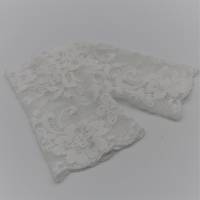 elegante Spitzenstulpen weiß, festliche Armstulpen in weißer Spitze, elastisch, Brautstulpen, Hochzeit, Feste Bild 3
