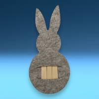 Besteckhalter-Hase, hellgrauer Filz für Ostern, als Serviettenhalter nutzbar, Schriftzug "Frohe Ostern" aus weiß Bild 5
