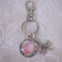 Schlüsselanhänger Anhänger Rose Blume Rosa Grün mit Charm Libelle "Rosalie" Bild 2