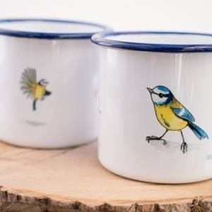 Emaille-Tasse Blaumeise, Geschenk Tasse mit Vogel Illustration, Personalisierbar Bild 1