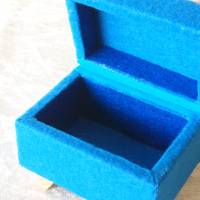 kleine schmuckbox pompom schmuckkästchen bunt holzbox mit deckel filz schmuckaufbewahrung personalisierbar Bild 3