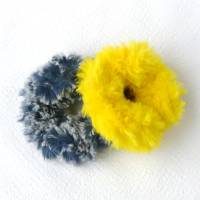 Scrunchie, Haargummi, Zopfgummi, gelb, blau oder blau-gelb, gehäkelt aus Fellgarn Bild 2