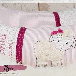 Personalisiertes Kissen zur Geburt oder Taufe, Schaf, rosa, aus Baumwollstoff,  Kuschelkissen, Kinderkissen,Namenskissen Bild 1