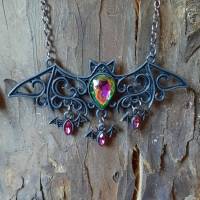 Süße Fledermaus Gothickette mit Strasssteinen Bild 5