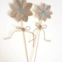 Set aus 2 Blumenstecker Origami Papierblumen, Kraftpapier/ blau/türkis, 21 cm, Frühling Ostern Muttertag Bild 2