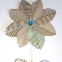 Set aus 2 Blumenstecker Origami Papierblumen, Kraftpapier/ blau/türkis, 21 cm, Frühling Ostern Muttertag Bild 4