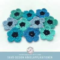 10 kleine Häkelblumen, gehäkelte Blüten, Häkelapplikationen blau grün, Streudeko Bild 2