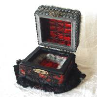 edle gothic schmuckbox schmuckschatulle silber schwarz rot holz schmuckkästchen unikat massiv buche personalisierbar Bild 3