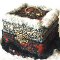 edle gothic schmuckbox schmuckschatulle silber schwarz rot holz schmuckkästchen unikat massiv buche personalisierbar Bild 4