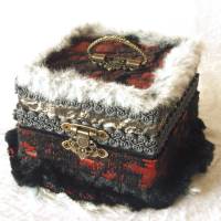 edle gothic schmuckbox schmuckschatulle silber schwarz rot holz schmuckkästchen unikat massiv buche personalisierbar Bild 6