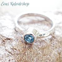 Schmaler Sterlingsilber Ring mit leuchtendem Blautopas Bild 1