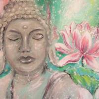 RELAXATION - Buddha mit Lotusblüten gemalt mit Glitter 50cmx60cm - Seerosenbild grün rosa Bild 6