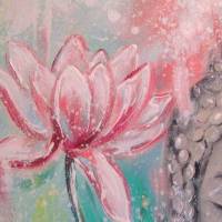 RELAXATION - Buddha mit Lotusblüten gemalt mit Glitter 50cmx60cm - Seerosenbild grün rosa Bild 8