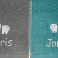 Besticktes personalisiertes Handtuch Frotteetuch mit Stickmotiv Zähne Zahnspiegel und Wunschnamen Geschenkideen Bild 3