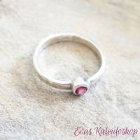 Zierlicher rosa Turmalin Ring mit gehämmerter Ringschiene Bild 5