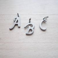 Edelstahl Charms Anhänger Alphabet Initiale A-Z mit Öse Schmuckanhänger Stahlfarbe Buchstabe nach Wunsch