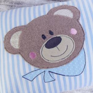 Namenskissen Teddy,Personalisiertes Kissen zur Geburt oder Taufe, blau, aus Baumwollstoff,  Kuschelkissen, Kinderkissen, Bild 3