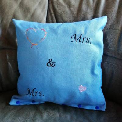 Kissen bestickt Mrs. & Mrs.