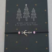 Filigranes Armband in Schwarz mit Anker-Element in Silber, Glasschliffperlen in Rosa und Weihnachtskarte Bild 1