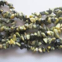 Australische Jade Chips Perlen 5 mm - 8 mm ein Strang Bild 2