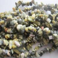 Australische Jade Chips Perlen 5 mm - 8 mm ein Strang Bild 4