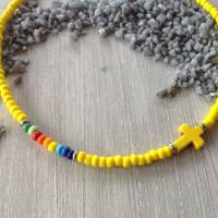 Bunte Kinderkette' mit einem Howlithkreuz und Rocailles in Regenbogenfarben Bild 8