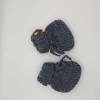 Babyschüchen Neugeborene gestrickt aus Wolle in anthrazit Bild 3